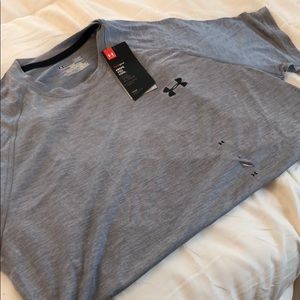NWT UA Mens size L performance tee